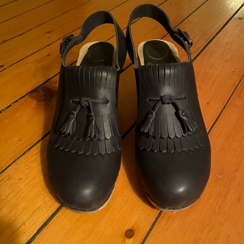 No. 6 Leather Tassel Clogs